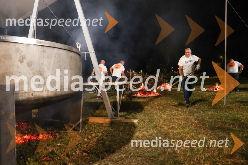 V Lendavi rekorden bograč za Guinnessov rekord