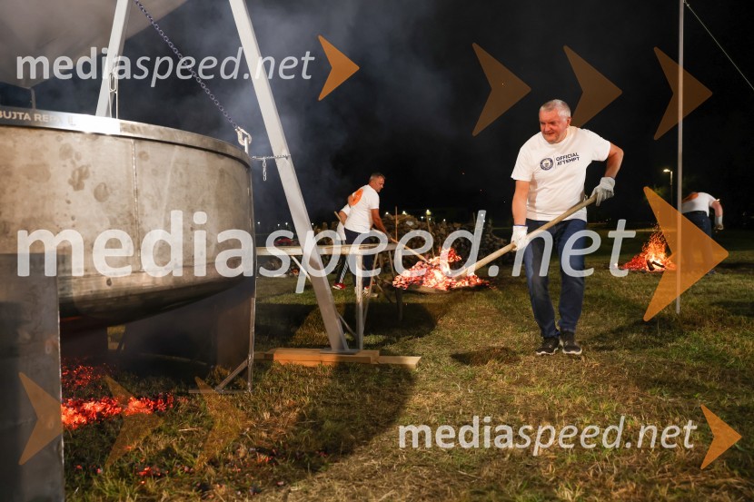 V Lendavi rekorden bograč za Guinnessov rekord