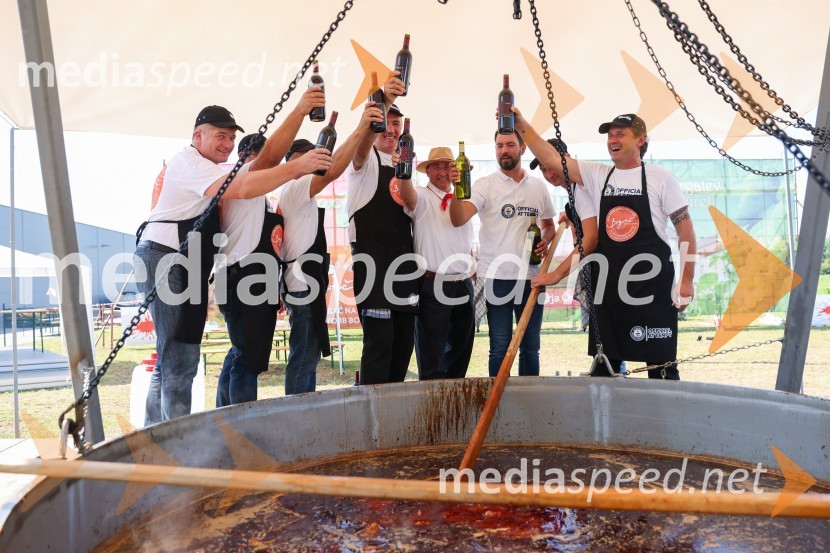 V Lendavi rekorden bograč za Guinnessov rekord