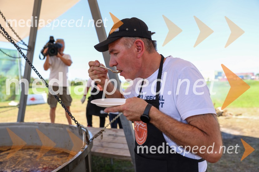 V Lendavi rekorden bograč za Guinnessov rekord