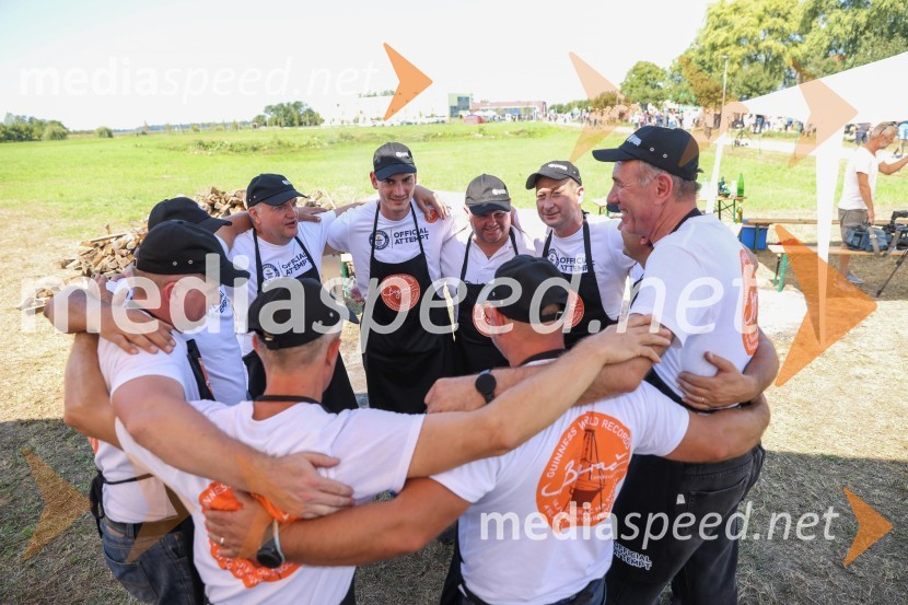 V Lendavi rekorden bograč za Guinnessov rekord