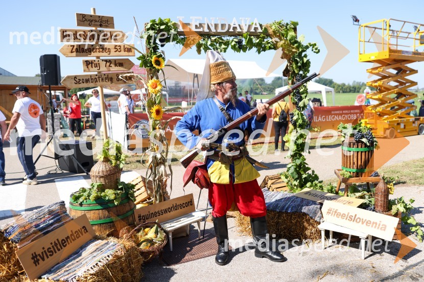 V Lendavi rekorden bograč za Guinnessov rekord