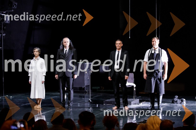  Veronika Drolc, igralka;  Matija Rozman, igralec;   Igor  Samobor, igralec, ravnatelj SNG Drama Ljubljana;  Jurij  Zrnec, igralecKonec igre, premiera drame, SNG Ljubljana