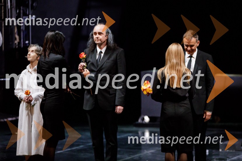  Veronika Drolc, igralka;  Matija Rozman, igralec;   Igor  Samobor, igralec, ravnatelj SNG Drama LjubljanaKonec igre, premiera drame, SNG Ljubljana