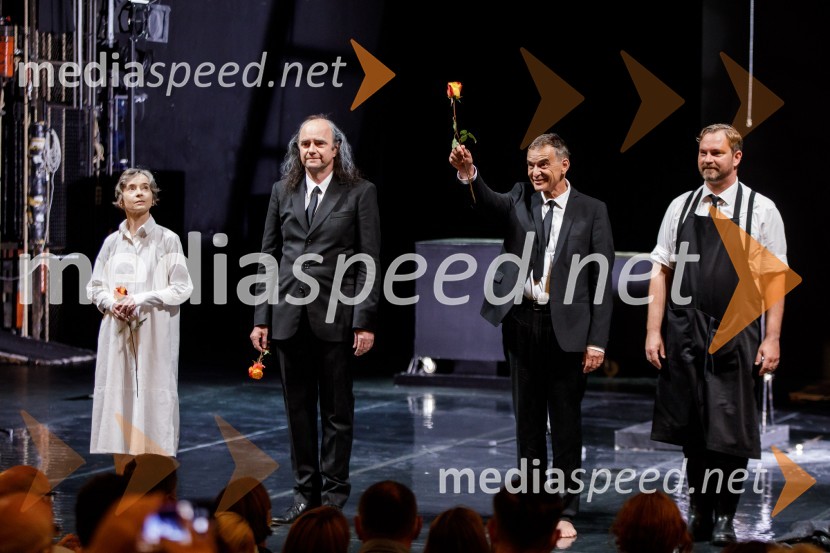  Veronika Drolc, igralka;  Matija Rozman, igralec;   Igor  Samobor, igralec, ravnatelj SNG Drama Ljubljana;  Jurij  Zrnec, igralecKonec igre, premiera drame, SNG Ljubljana