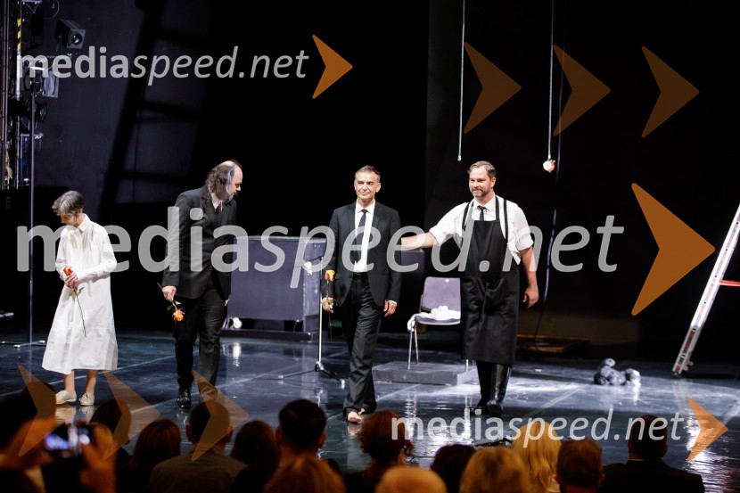  Veronika Drolc, igralka;  Matija Rozman, igralec;   Igor  Samobor, igralec, ravnatelj SNG Drama Ljubljana;  Jurij  Zrnec, igralecKonec igre, premiera drame, SNG Ljubljana