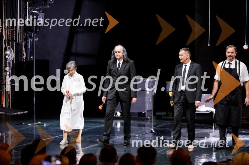  Veronika Drolc, igralka;  Matija Rozman, igralec;   Igor  Samobor, igralec, ravnatelj SNG Drama Ljubljana;  Jurij  Zrnec, igralecKonec igre, premiera drame, SNG Ljubljana