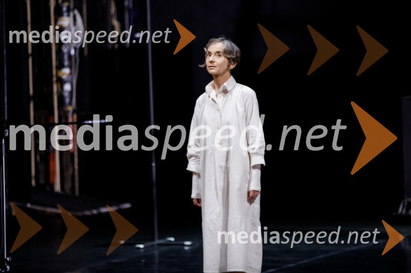  Veronika Drolc, igralkaKonec igre, premiera drame, SNG Ljubljana