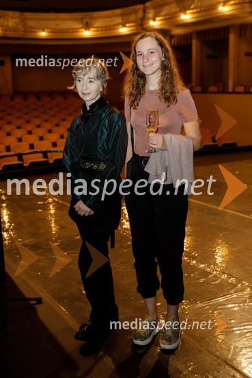  Veronika Drolc, igralka;  ... Konec igre, premiera drame, SNG Ljubljana