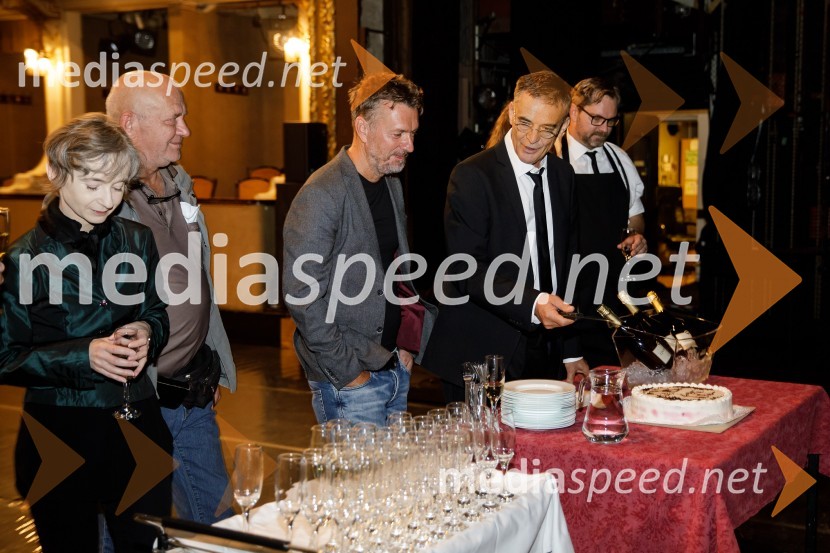  Veronika Drolc, igralka;  ... ;  Diego de Brea, režiser;   Igor  Samobor, igralec, ravnatelj SNG Drama Ljubljana;  Jurij  Zrnec, igralecKonec igre, premiera drame, SNG Ljubljana