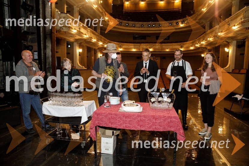  ... ;  Veronika Drolc, igralka;  Matija Rozman, igralec;   Igor  Samobor, igralec, ravnatelj SNG Drama Ljubljana;  Jurij  Zrnec, igralec;  ... Konec igre, premiera drame, SNG Ljubljana