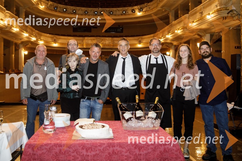  ... ;  Veronika Drolc, igralka;  Matija Rozman, igralec;  Diego de Brea, režiser;   Igor  Samobor, igralec, ravnatelj SNG Drama Ljubljana;  Jurij  Zrnec, igralec;  ... ;  ... Konec igre, premiera drame, SNG Ljubljana