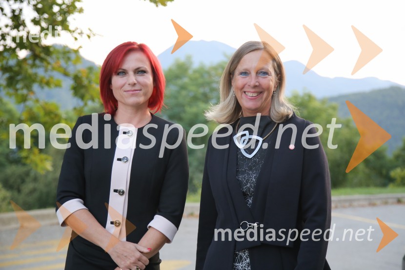  Breda Arnšek, podžupanja Mestne občine Celje;  Andreja Černič Anžur , izvršna direktorica Zavoda MEPI Mednarodno priznanje za mlade, podelitev priznanj 7. generaciji
