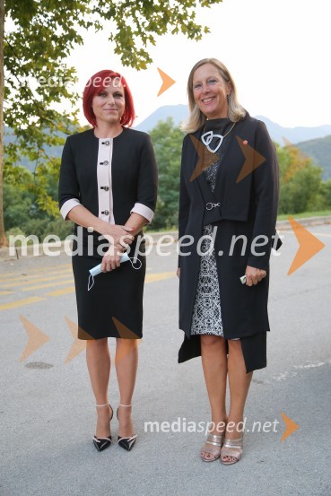  Breda Arnšek, podžupanja Mestne občine Celje;  Andreja Černič Anžur , izvršna direktorica Zavoda MEPI Mednarodno priznanje za mlade, podelitev priznanj 7. generaciji