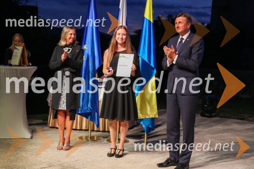  Andreja Černič Anžur , izvršna direktorica Zavoda MEPI ;  ... ;  Borut Pahor, predsednik Republike SlovenijeMednarodno priznanje za mlade, podelitev priznanj 7. generaciji