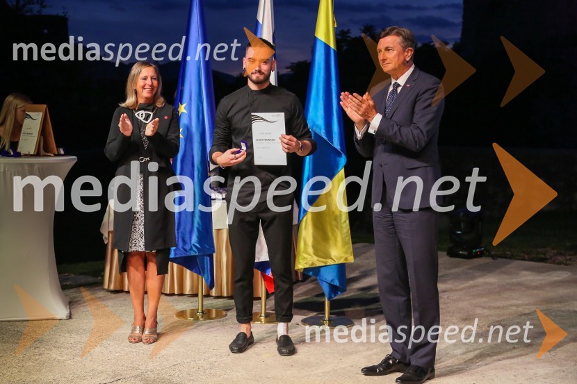  Andreja Černič Anžur , izvršna direktorica Zavoda MEPI ;  ... ;  Borut Pahor, predsednik Republike SlovenijeMednarodno priznanje za mlade, podelitev priznanj 7. generaciji