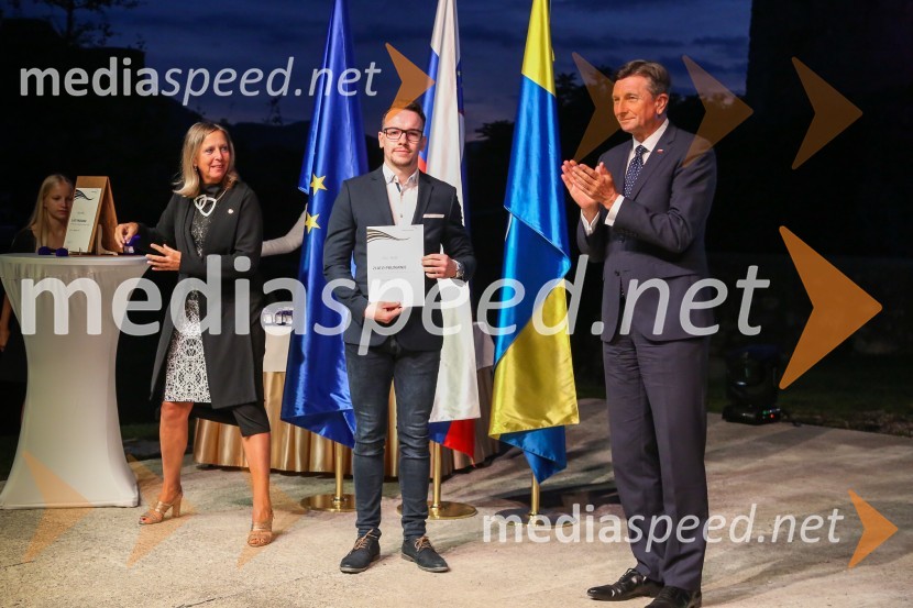  Andreja Černič Anžur , izvršna direktorica Zavoda MEPI ;  ... ;  Borut Pahor, predsednik Republike SlovenijeMednarodno priznanje za mlade, podelitev priznanj 7. generaciji