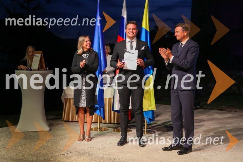  Andreja Černič Anžur , izvršna direktorica Zavoda MEPI ;  ... ;  Borut Pahor, predsednik Republike SlovenijeMednarodno priznanje za mlade, podelitev priznanj 7. generaciji