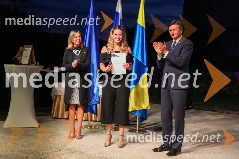  Andreja Černič Anžur , izvršna direktorica Zavoda MEPI ;  ... ;  Borut Pahor, predsednik Republike SlovenijeMednarodno priznanje za mlade, podelitev priznanj 7. generaciji