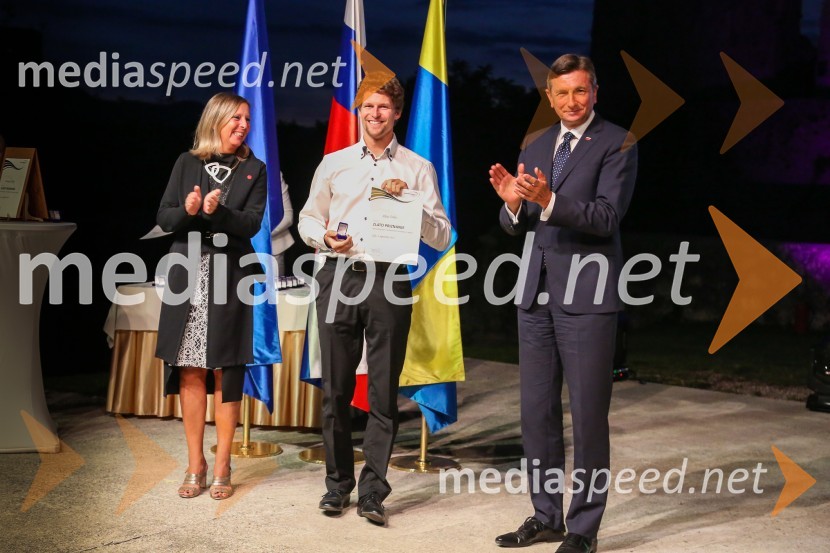  Andreja Černič Anžur , izvršna direktorica Zavoda MEPI ;  ... ;  Borut Pahor, predsednik Republike SlovenijeMednarodno priznanje za mlade, podelitev priznanj 7. generaciji