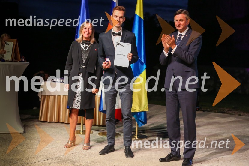  Andreja Černič Anžur , izvršna direktorica Zavoda MEPI ;  ... ;  Borut Pahor, predsednik Republike SlovenijeMednarodno priznanje za mlade, podelitev priznanj 7. generaciji