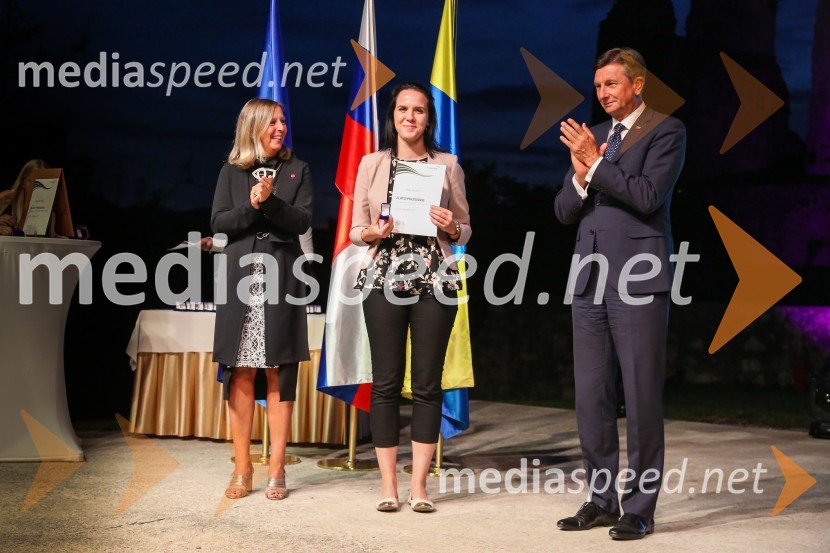  Andreja Černič Anžur , izvršna direktorica Zavoda MEPI ;  ... ;  Borut Pahor, predsednik Republike SlovenijeMednarodno priznanje za mlade, podelitev priznanj 7. generaciji