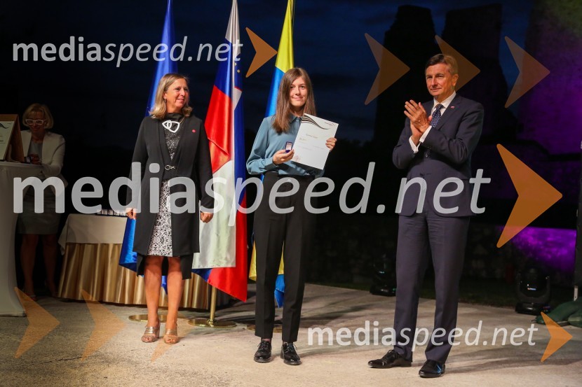  Andreja Černič Anžur , izvršna direktorica Zavoda MEPI ;  ... ;  Borut Pahor, predsednik Republike SlovenijeMednarodno priznanje za mlade, podelitev priznanj 7. generaciji