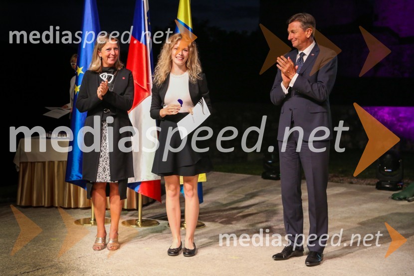  Andreja Černič Anžur , izvršna direktorica Zavoda MEPI ;  ... ;  Borut Pahor, predsednik Republike SlovenijeMednarodno priznanje za mlade, podelitev priznanj 7. generaciji
