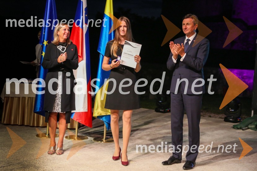  Andreja Černič Anžur , izvršna direktorica Zavoda MEPI ;  ... ;  Borut Pahor, predsednik Republike SlovenijeMednarodno priznanje za mlade, podelitev priznanj 7. generaciji