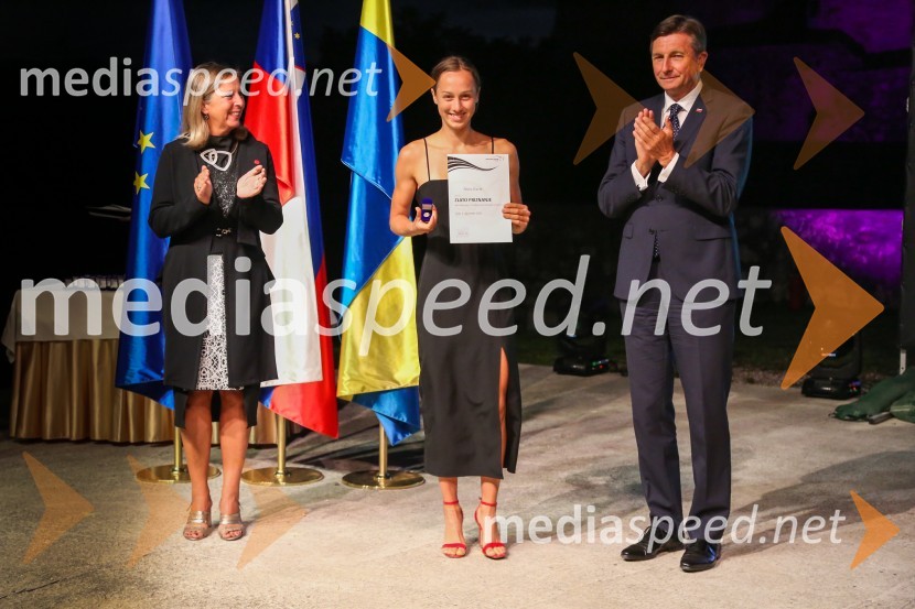  Andreja Černič Anžur , izvršna direktorica Zavoda MEPI ;  ... ;  Borut Pahor, predsednik Republike SlovenijeMednarodno priznanje za mlade, podelitev priznanj 7. generaciji