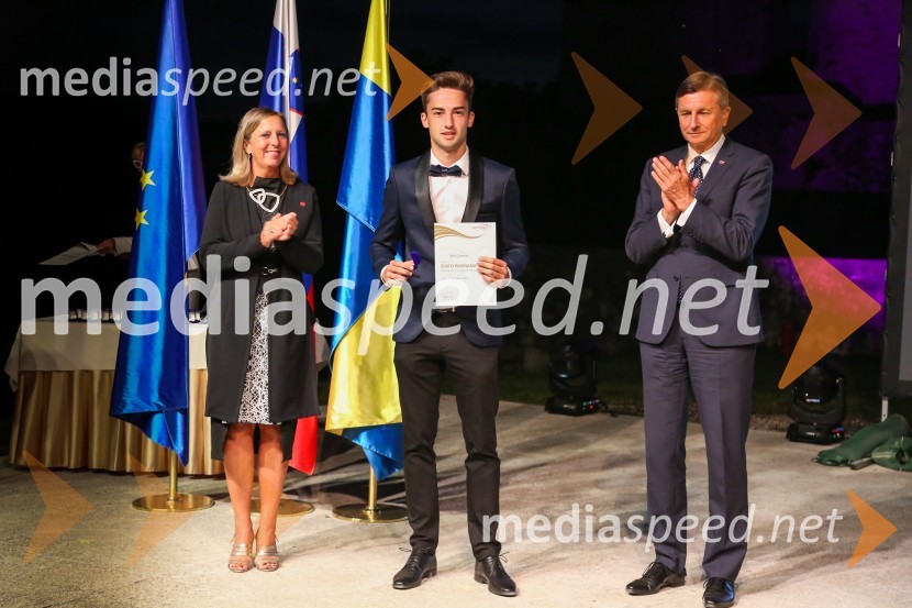  Andreja Černič Anžur , izvršna direktorica Zavoda MEPI ;  ... ;  Borut Pahor, predsednik Republike SlovenijeMednarodno priznanje za mlade, podelitev priznanj 7. generaciji