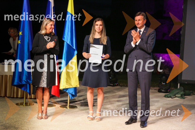  Andreja Černič Anžur , izvršna direktorica Zavoda MEPI ;  ... ;  Borut Pahor, predsednik Republike SlovenijeMednarodno priznanje za mlade, podelitev priznanj 7. generaciji