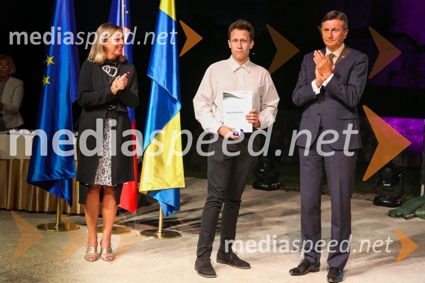  Andreja Černič Anžur , izvršna direktorica Zavoda MEPI ;  ... ;  Borut Pahor, predsednik Republike SlovenijeMednarodno priznanje za mlade, podelitev priznanj 7. generaciji