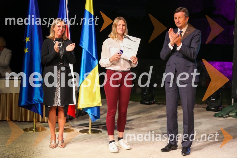  Andreja Černič Anžur , izvršna direktorica Zavoda MEPI ;  ... ;  Borut Pahor, predsednik Republike SlovenijeMednarodno priznanje za mlade, podelitev priznanj 7. generaciji