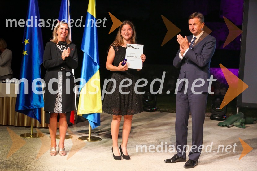  Andreja Černič Anžur , izvršna direktorica Zavoda MEPI ;  ... ;  Borut Pahor, predsednik Republike SlovenijeMednarodno priznanje za mlade, podelitev priznanj 7. generaciji