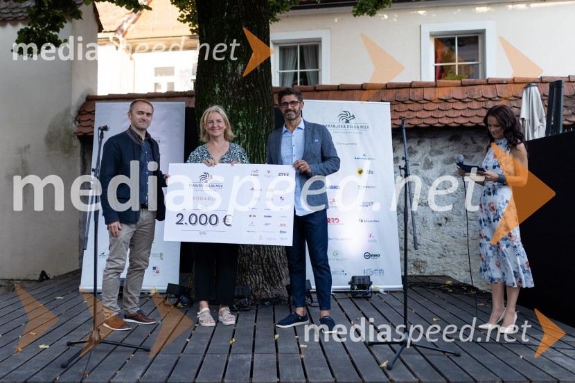  ... ;  Andreja Valant, pomočnica direktorja CSD Kranj;  Matjaž Rakovec, župan Mestne občine Kranj;  ... Kranjska dolga miza