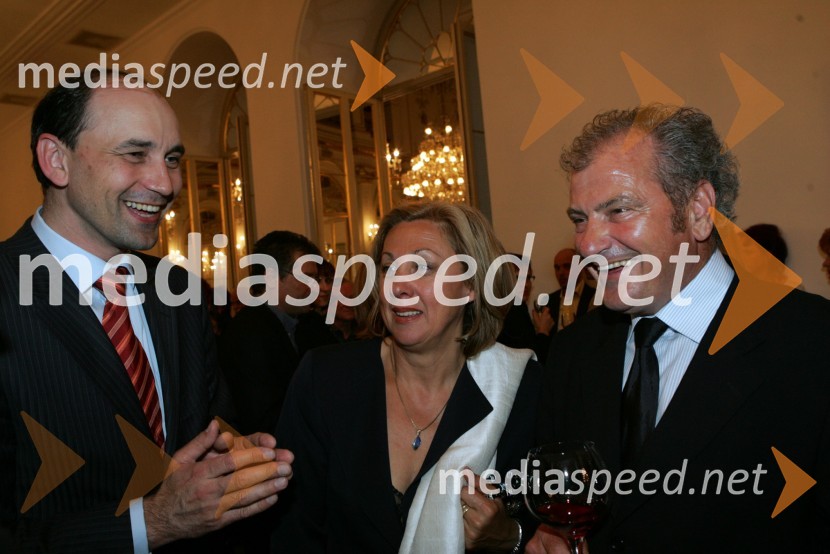 Matjaž Kovačič, predsednik uprave Nove KBM (levo) in Črt Mesarič, nekdanji predsednik uprave NKBM z ženo Tanjo60 let Večera