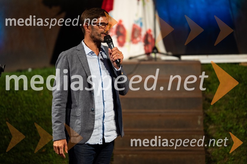  Matjaž Rakovec, župan Mestne občine KranjKranjska dolga miza