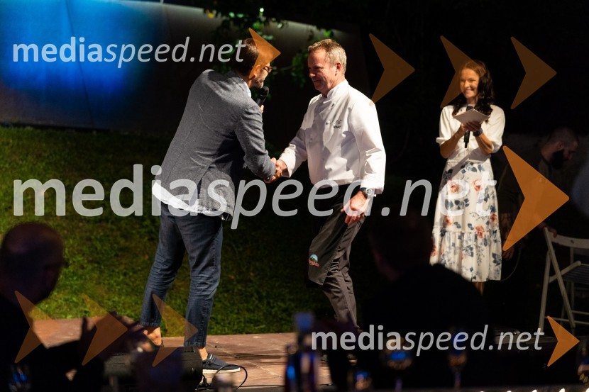  Matjaž Rakovec, župan Mestne občine KranjKranjska dolga miza