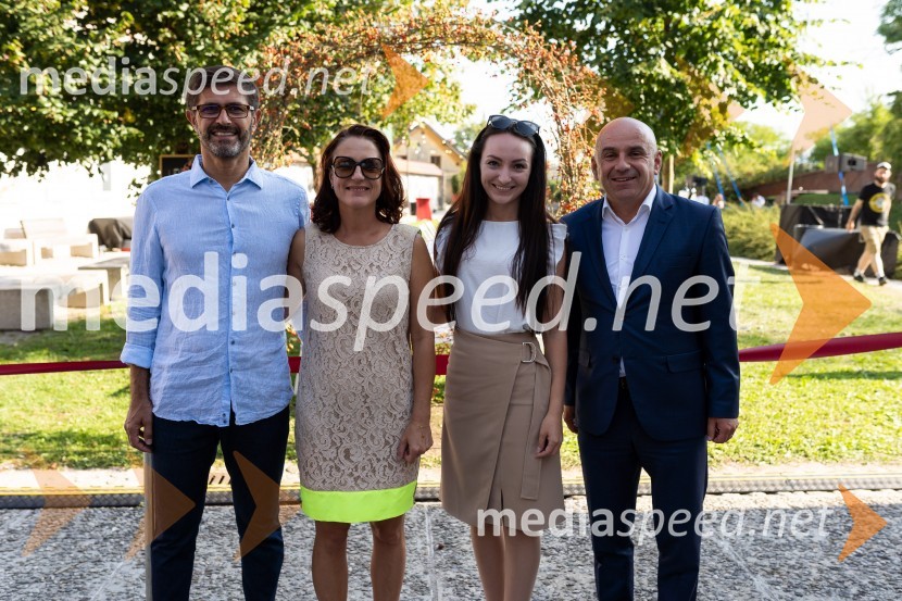  Matjaž Rakovec, župan Mestne občine KranjKranjska dolga miza