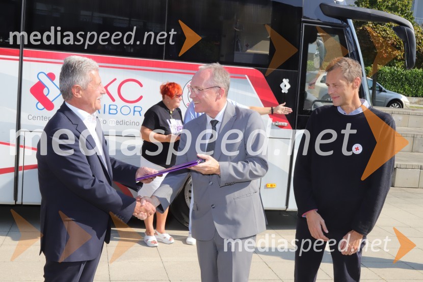  Drago Cotar, nekdanji direktor Zavarovalnega združenja, predsednik NK Maribor in organizacijskega odbora Zlate lisice; prim. doc. dr. Jernej Završnik, dr. med., spec., direktor Zdravstvenega doma dr. Adolfa Drolca;  Metod Dolinšek, sekretar Rdečega Križa MariborKrvodajalska akcija Vijol'čna kri za vse ljudi 2021