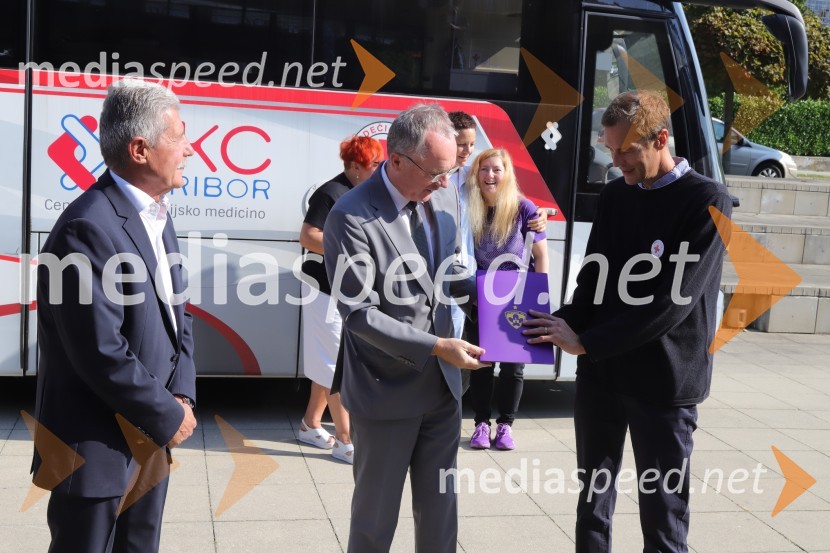  Drago Cotar, nekdanji direktor Zavarovalnega združenja, predsednik NK Maribor in organizacijskega odbora Zlate lisice; prim. doc. dr. Jernej Završnik, dr. med., spec., direktor Zdravstvenega doma dr. Adolfa Drolca;  Metod Dolinšek, sekretar Rdečega Križa MariborKrvodajalska akcija Vijol'čna kri za vse ljudi 2021