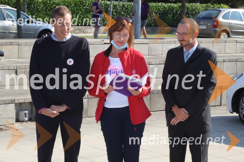  Metod Dolinšek, sekretar Rdečega Križa Maribor;  Tatjana  Žižek, strokovna sodelavka RK maribor;  ... Krvodajalska akcija Vijol'čna kri za vse ljudi 2021