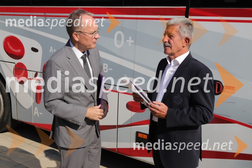 prim. doc. dr. Jernej Završnik, dr. med., spec., direktor Zdravstvenega doma dr. Adolfa Drolca;  Drago Cotar, nekdanji direktor Zavarovalnega združenja, predsednik NK Maribor in organizacijskega odbora Zlate lisiceKrvodajalska akcija Vijol'čna kri za vse ljudi 2021