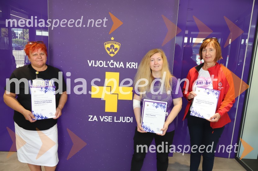  Erika Kavaš, dr. med., CTM UKC Maribor;  Mojca Pepelnik, pobudnica akcije Vijol'čna kri za vse ljudi;  Tatjana  Žižek, strokovna sodelavka RK mariborKrvodajalska akcija Vijol'čna kri za vse ljudi 2021