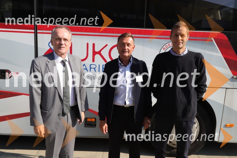 prim. doc. dr. Jernej Završnik, dr. med., spec., direktor Zdravstvenega doma dr. Adolfa Drolca;  Janez Lencl, Vodja centra za odnose z javnostmi, marketing in informatiko, UKC Maribor;  Metod Dolinšek, sekretar Rdečega Križa MariborKrvodajalska akcija Vijol'čna kri za vse ljudi 2021