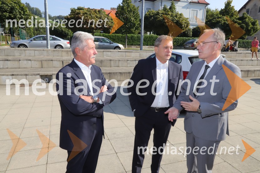  Drago Cotar, nekdanji direktor Zavarovalnega združenja, predsednik NK Maribor in organizacijskega odbora Zlate lisice;  Bojan Ban, direktor NK Maribor; prim. doc. dr. Jernej Završnik, dr. med., spec., direktor Zdravstvenega doma dr. Adolfa DrolcaKrvodajalska akcija Vijol'čna kri za vse ljudi 2021