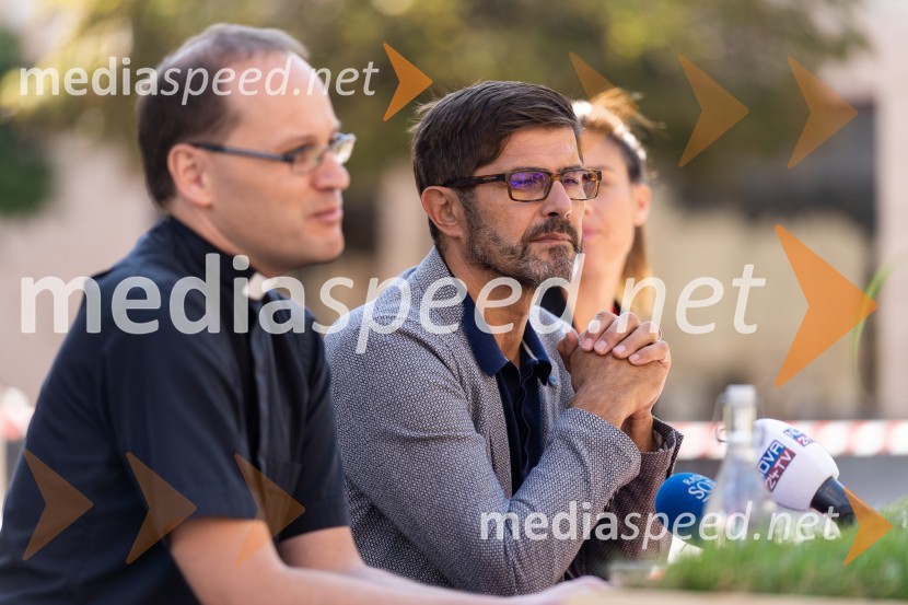  doc. dr. Andrej  Naglič, župnik v Kranju;  Matjaž Rakovec, župan Mestne občine KranjV Kranju odprli novo razgledno točko – zvonik cerkve sv. Kancijana