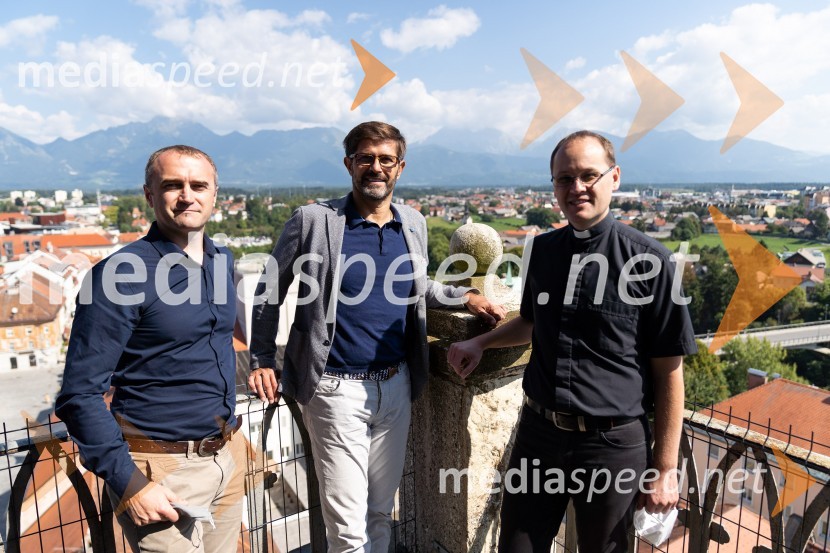  ... ;  Matjaž Rakovec, župan Mestne občine Kranj;  doc. dr. Andrej  Naglič, župnik v KranjuV Kranju odprli novo razgledno točko – zvonik cerkve sv. Kancijana