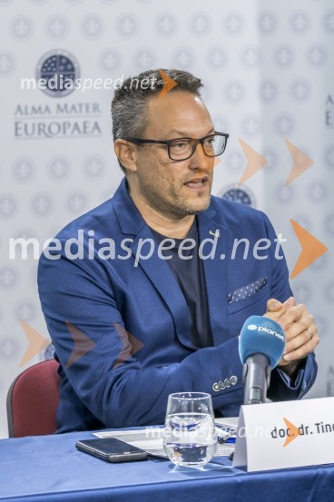 doc. dr. Tine Kovačič,  predsednik Združenja fizioterapevtov SlovenijeNovinarska konferenca Alma Mater Europea, ob svetovnem dnevu fizioterapije